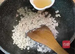 Illustration of how to make peas with rotten meat in tomato sauce 6