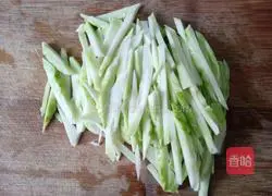 Illustration 3 of how to stir-fry brussel sprouts and mustard with minced garlic