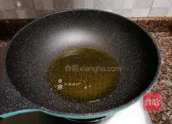 Illustration of braised crucian carp with beef sauce 5