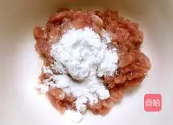 An illustration of how to climb a tree 4