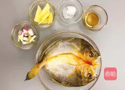 Illustration of how to make pan-fried yellow croaker 1