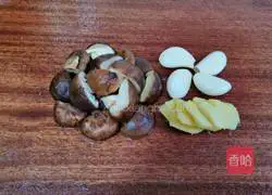 Illustration of how to make mushroom and chicken bento 3