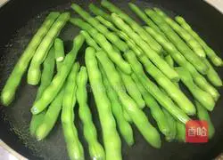 Shiitake mushrooms Illustration of how to make stir-fried snow peas with spicy sauce 1