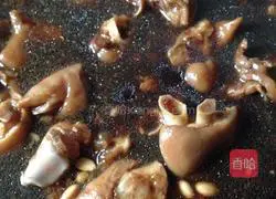 Illustration of soybean stewed pig's trotters 10