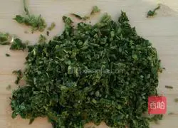 Illustration of how to make scrambled eggs with Chinese toon 4