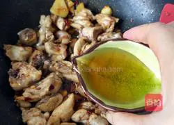 Illustration of how to make potato-roasted chicken nuggets 11