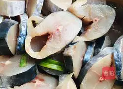 Illustration of how to make smoked mackerel 3