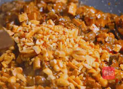  Illustration of how to make Laoji Mushroom Beef Sauce 7