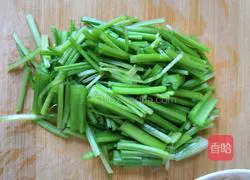 Illustration of how to make celery tofu skin 2