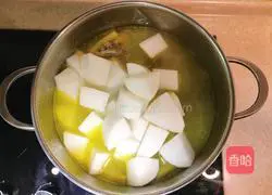 Illustration of how to cook ox tail bone and radish stew 12