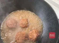 Illustration of braised lion head 5