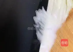 Illustration of how to make cabbage and pork stewed vermicelli 1