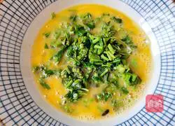 Illustration of how to make scrambled eggs with Chinese toon 6