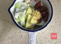 Illustration of how to make stir-fried bacon and cauliflower 1