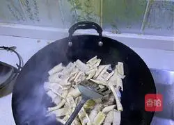 Illustration of how to make bitter bamboo shoots in pot 5