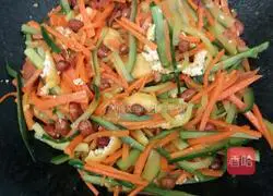 Illustration of how to make carrots, cucumbers, oil fruits and peanuts 6