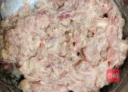 Illustration of how to make fried crispy pork 5