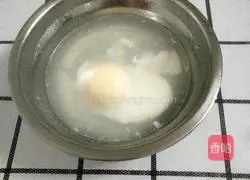 Illustration of steaming poached eggs 7