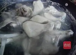 Illustration of how to make soy sauce chicken legs 2