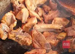 Illustration of how to make pork ribs and beans in one pot 4