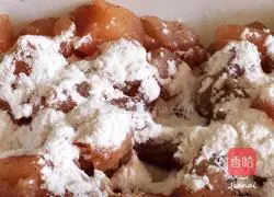 Illustration of how to make fruit and vegetable chicken breast salad 6