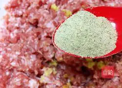 Illustration of how to make thousands of shrimp rolls 6