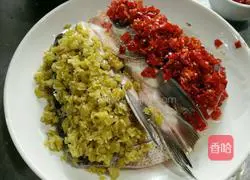 Illustration of how to make fish head with double pepper 6