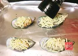 Cheese baked mussels recipe 8