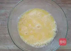 Illustration of how to make small whitebait scrambled eggs 3