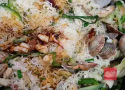 Illustration of how to make fried rice noodles 4