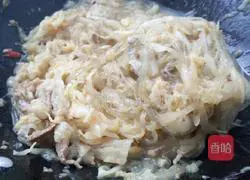 Illustration of how to make pickled vegetable noodles 10