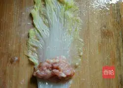 Illustration of how to make baby vegetable and meat rolls 3