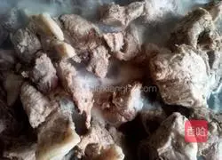 Illustration of how to make soy sauce bones 5