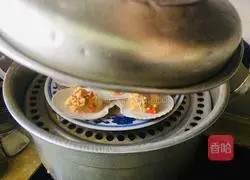 Illustration of how to make steamed scallops with garlic vermicelli 9