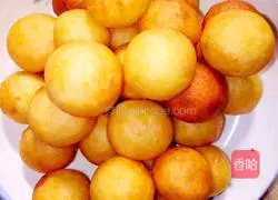 Illustration of how to make potato balls 7