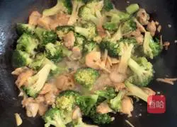 Illustration of Stir-fried Seafood Broccoli 10