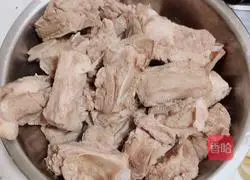 Illustration of braised pork ribs (sauce pork ribs) 1