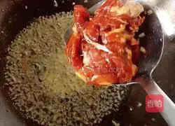 Illustration of how to make onion and potato slices 12