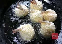 Illustration of how to make fried shrimp balls 9