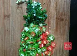 Illustration of how to make minced meat and green beans 3