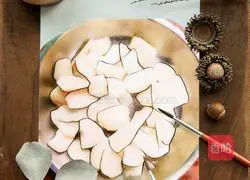 Illustration of how to make stir-fried chicken kidneys with celery and water chestnuts 3