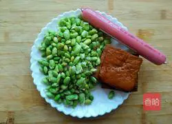 Fried edamame and dried ham Illustration of how to do it 1