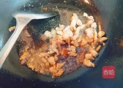 Illustration of how to make fried pork with shredded potatoes 3