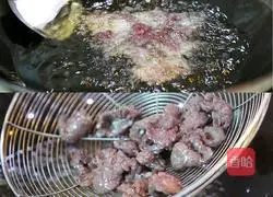 Illustration of how to make double mustard beef stew 3