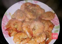 Illustration of how to stir-fry shrimps with garlic and chili pepper 5