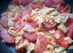 Illustration of how to make scrambled eggs with tomatoes 13