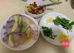 Illustration of how to make fish belly with chopped pepper 2