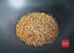 Illustration of how to steam vermicelli with minced meat 6