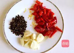 Illustration of how to make spicy chicken cubes 10