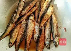 Fried dried fish with red pepper Illustration of how to do it 4